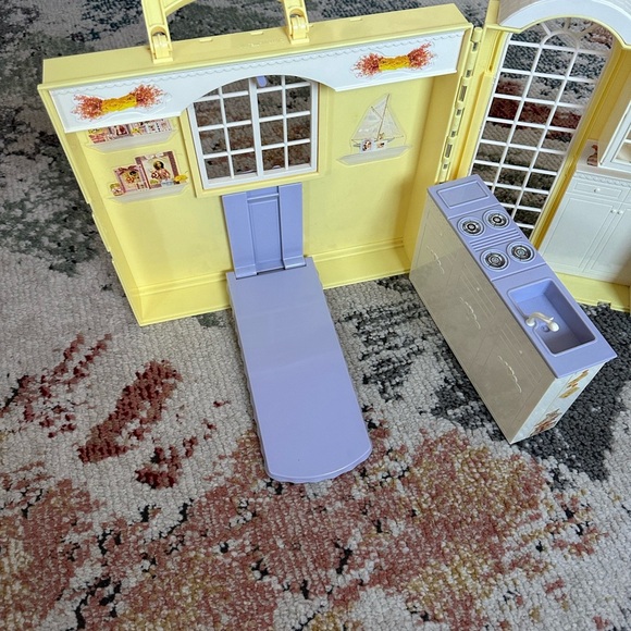 Vintage Barbie Mattel Grandma's Kitchen Fold Up Dollhouse Playset Incomplete - Picture 14 of 16